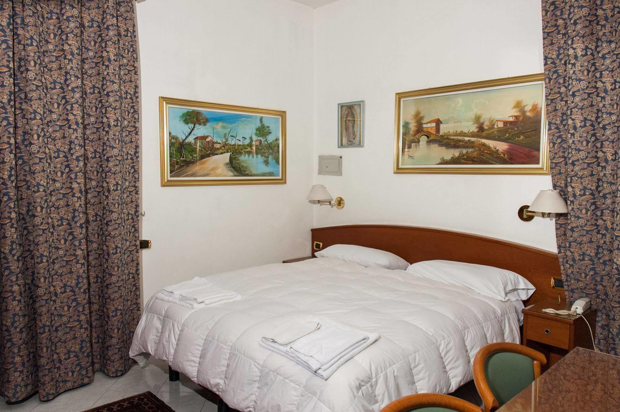 Vip Hotel Piacenza Kültér fotó